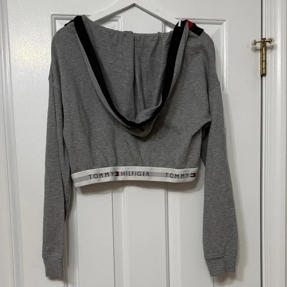 Tommy Hilfiger Gray and Red V-Neck Cropped Sweatshirt - Picture 2 of 3